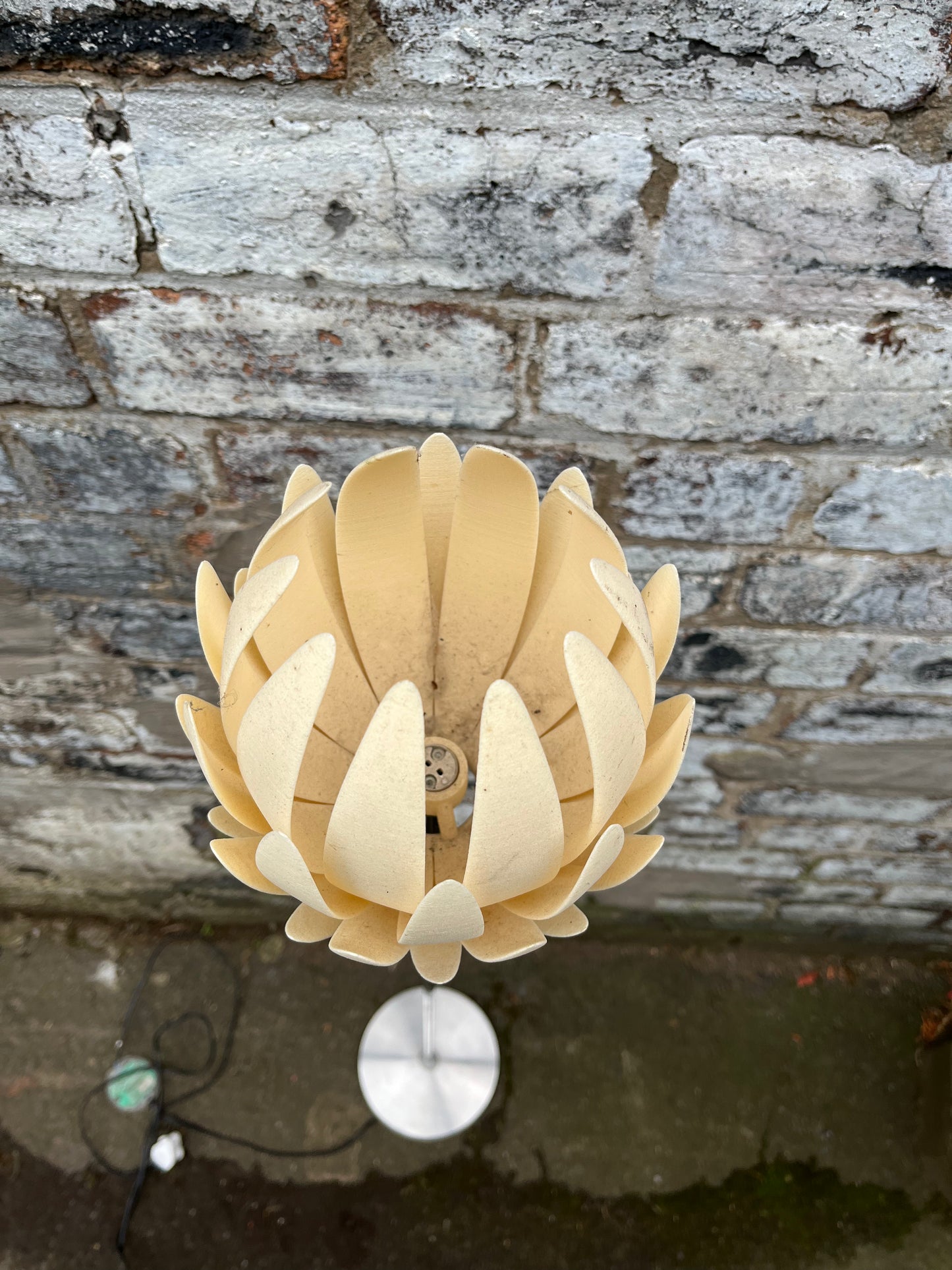 Lily MGX Lamp (2002)