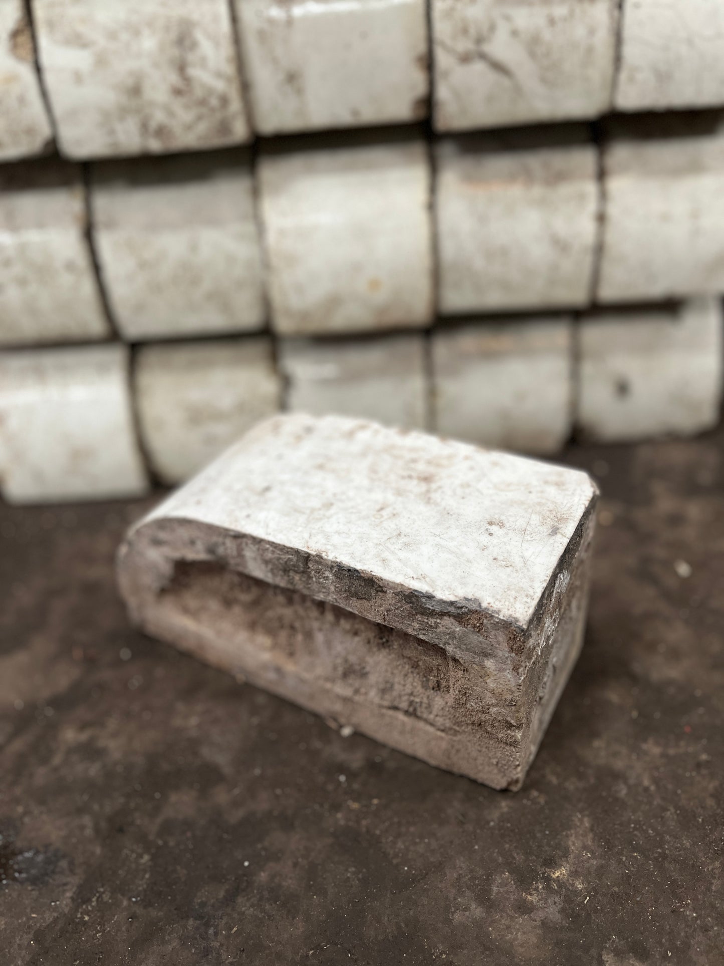 Kilmarnock Round White-Glazed Bull nose bricks