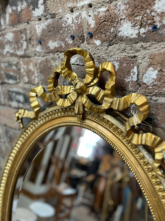 French 19th Century Oval Gilded Mirror