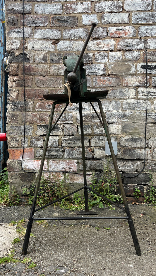 Vintage Vice or Tripod