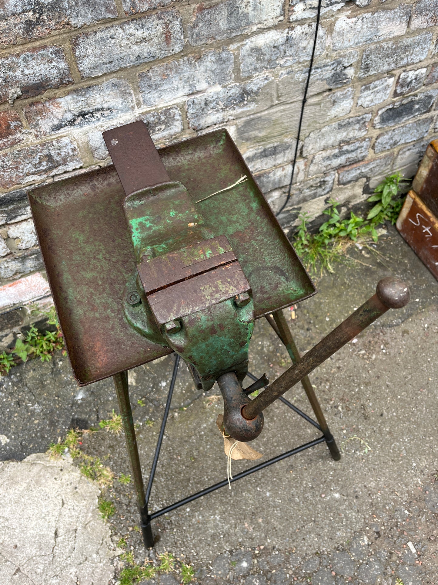 Vintage Vice or Tripod