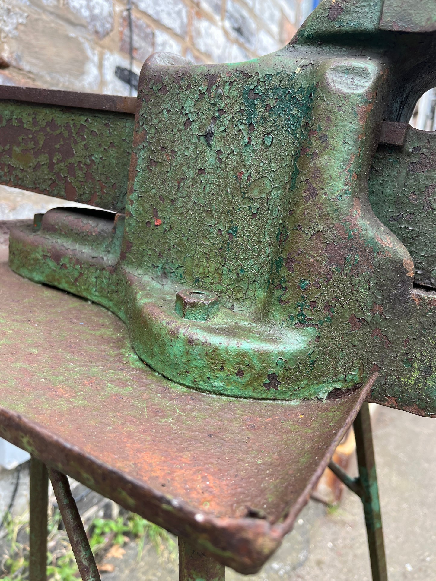 Vintage Vice or Tripod