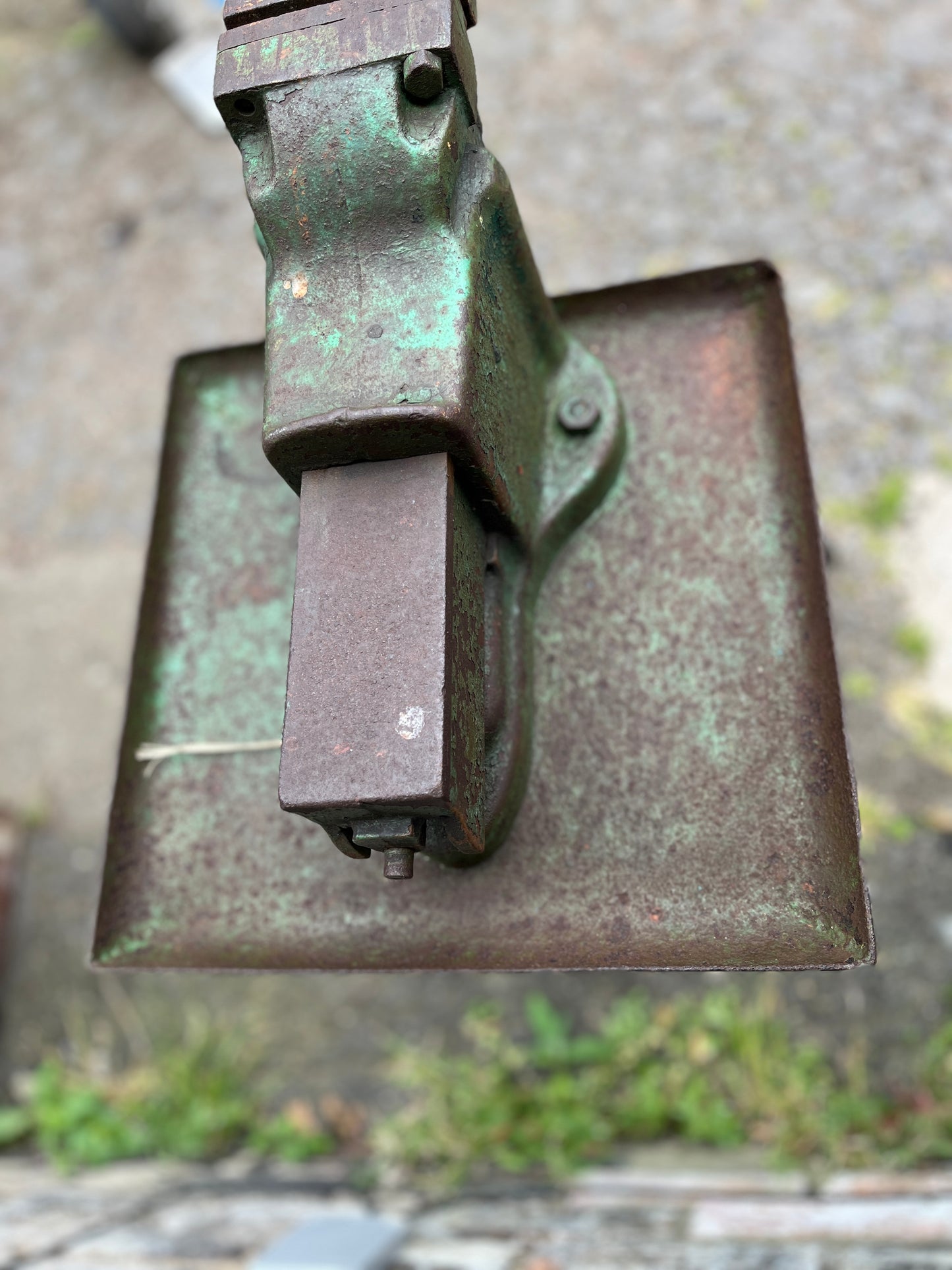 Vintage Vice or Tripod