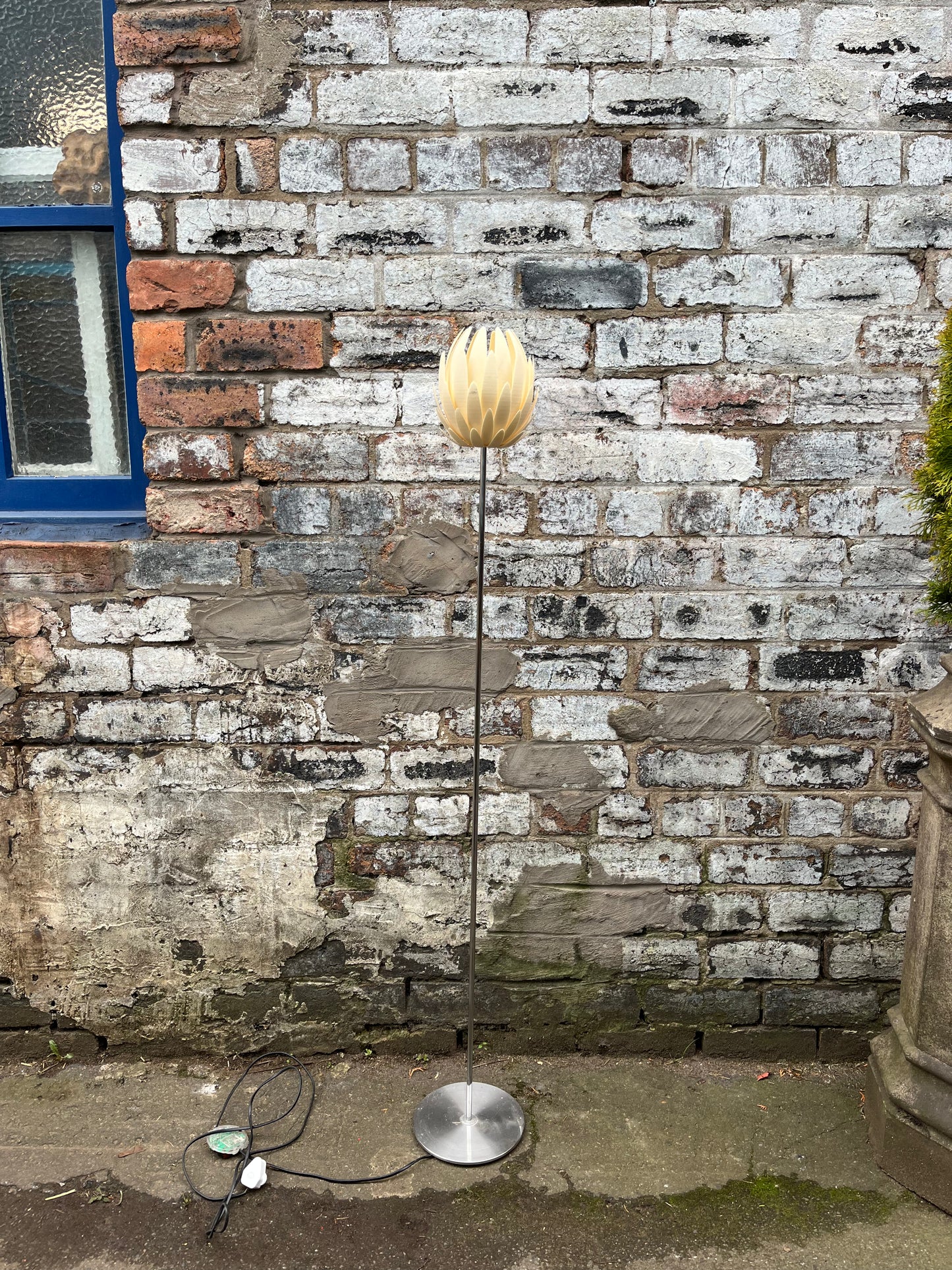 Lily MGX Lamp (2002)