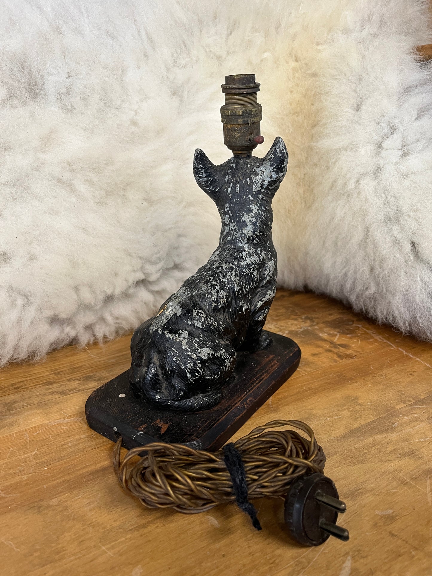 Possibly Whyte & Mackay Black & White Whisky Lamps