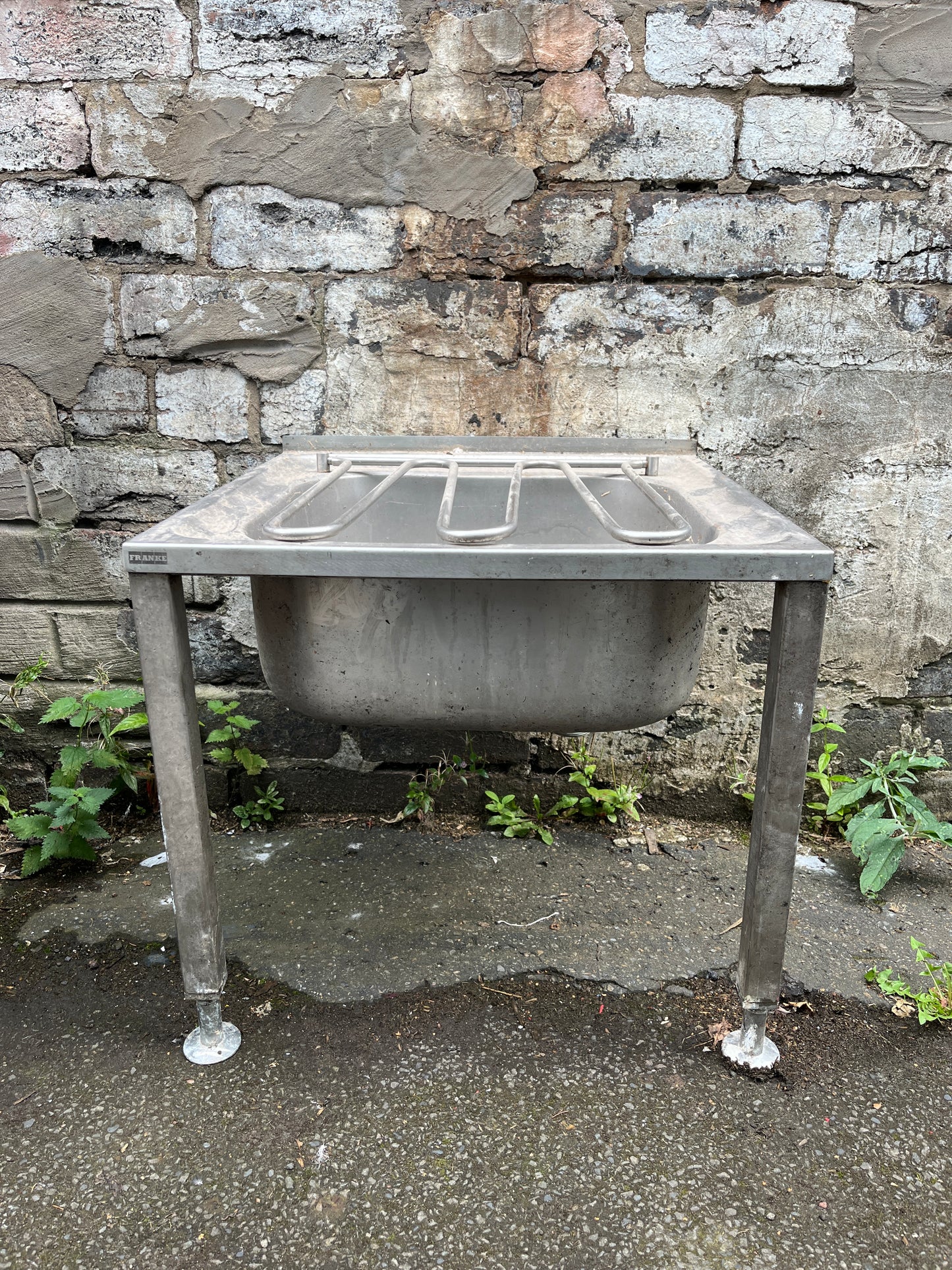 Stainless Steel Sink with a Removable Sink Grid / Rack