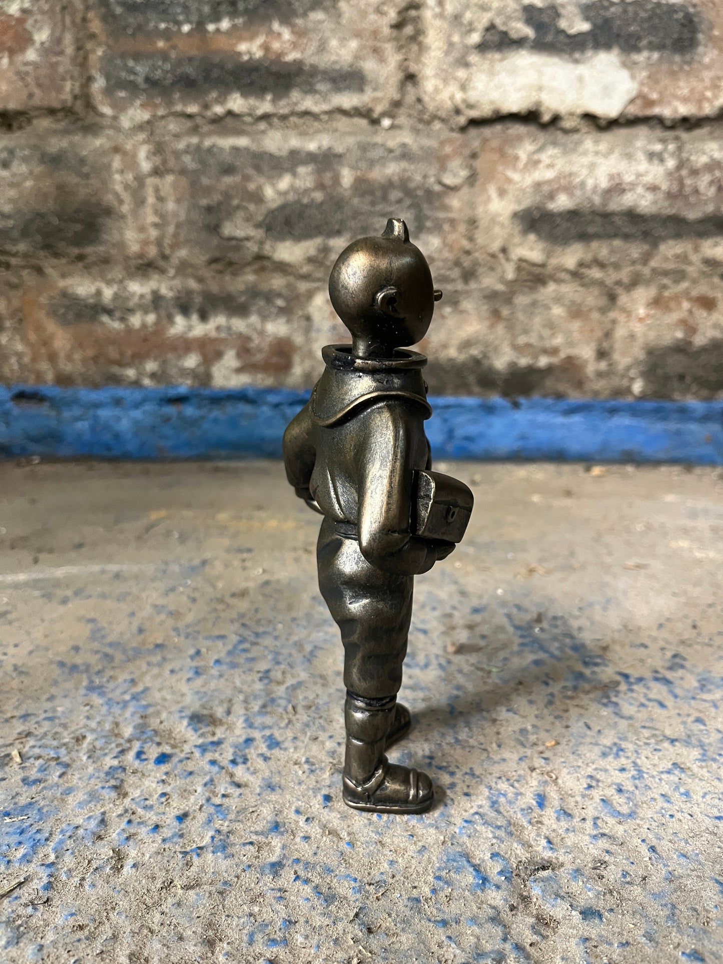 Bronze resin statue of 'Tin Tin' Deepsea Diver