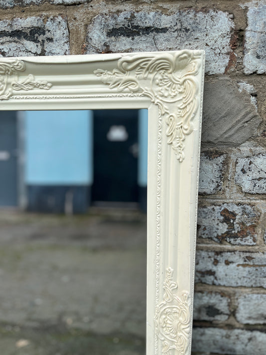 White Mirror