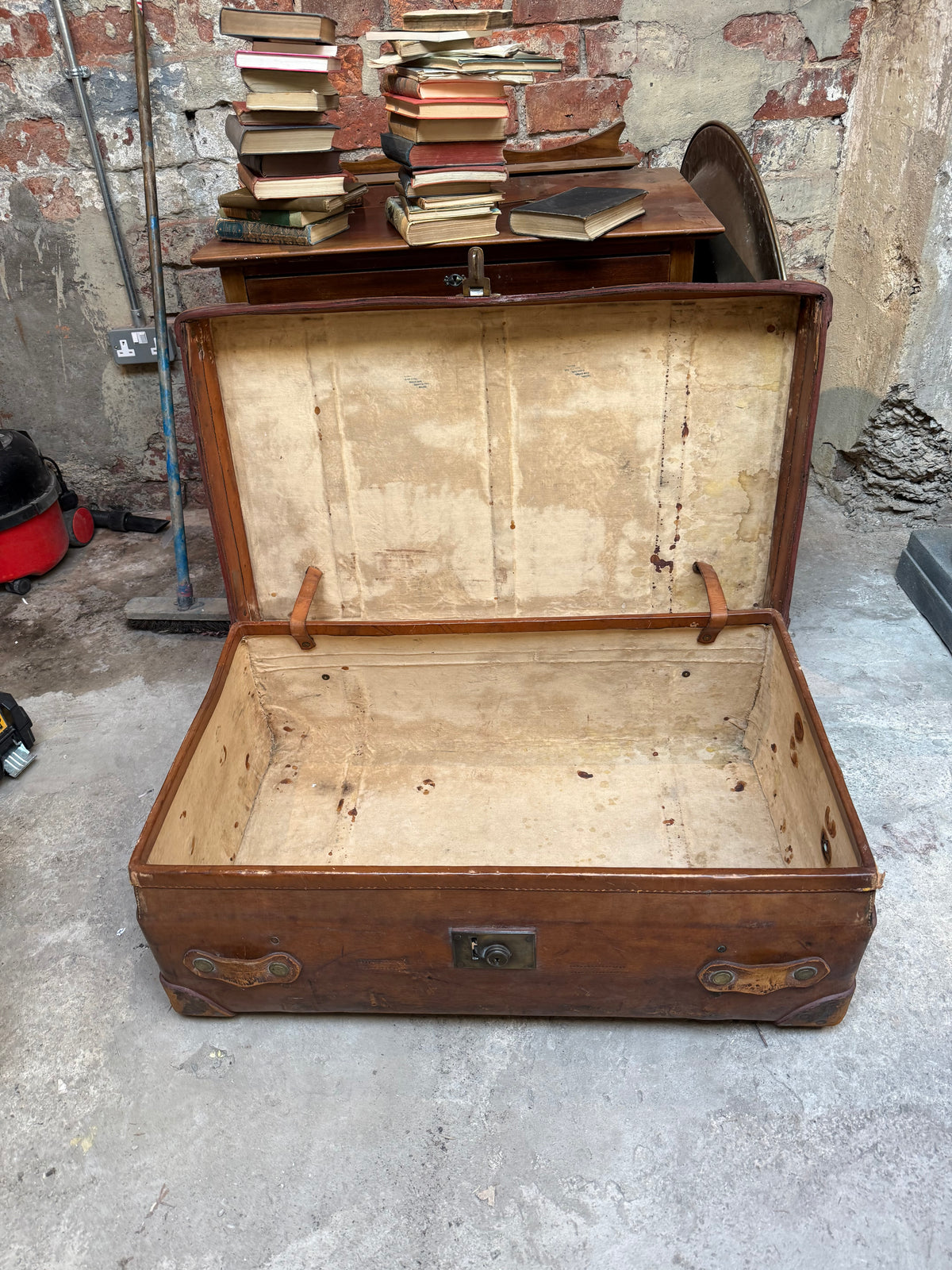 Large Antique Suitcase Travellers Case