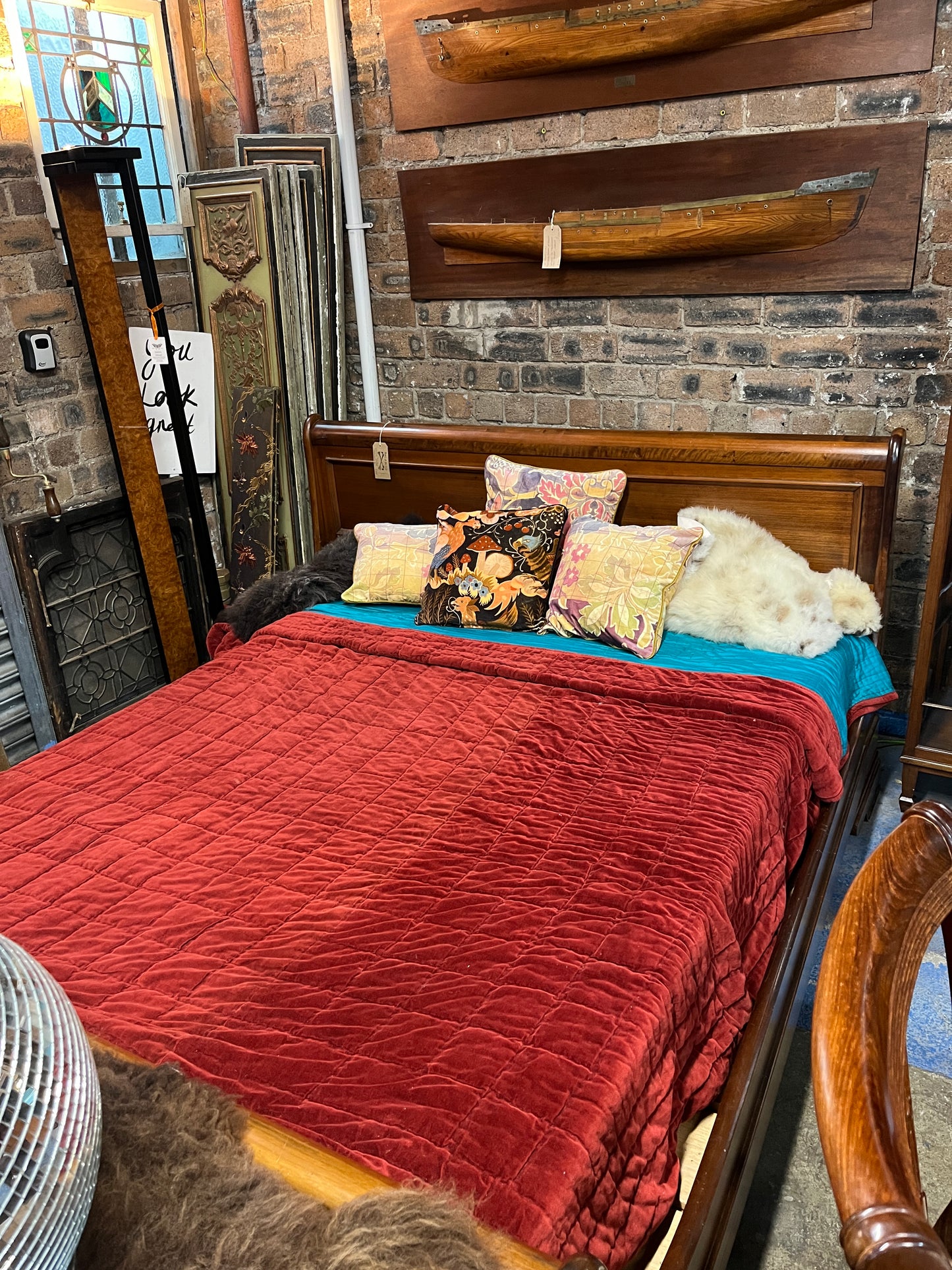 Willis and Gambier 'Super King' Antoinette Sleigh Bed