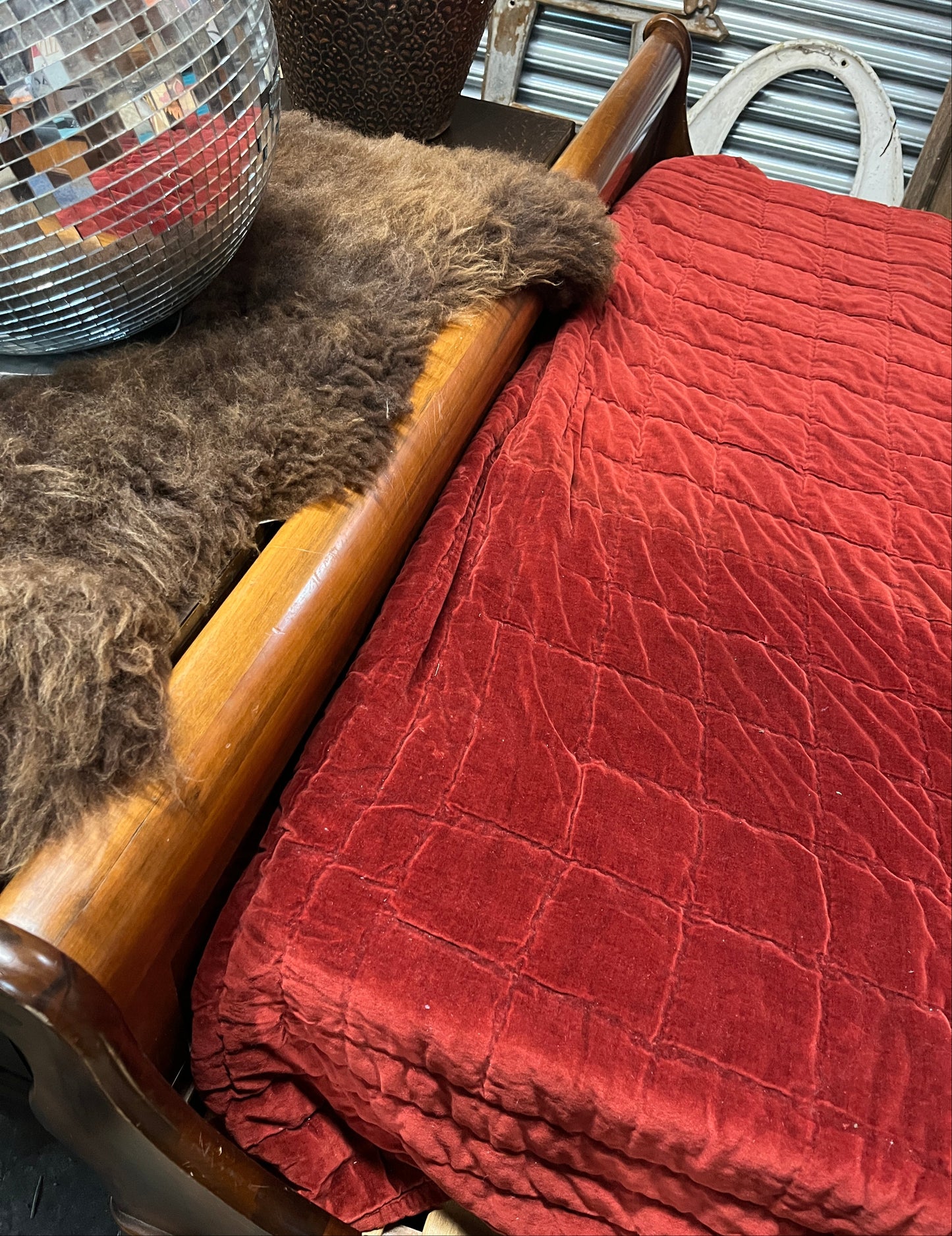 Willis and Gambier 'Super King' Antoinette Sleigh Bed