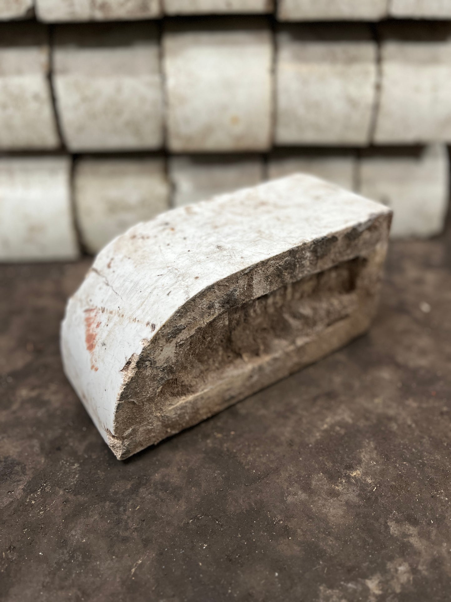 Kilmarnock Round White-Glazed Bull nose bricks