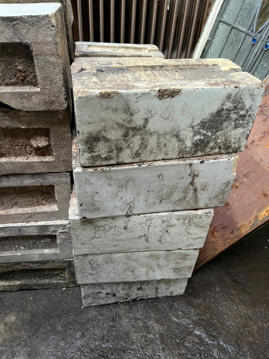 Kilmarnock White-Glazed standard bricks