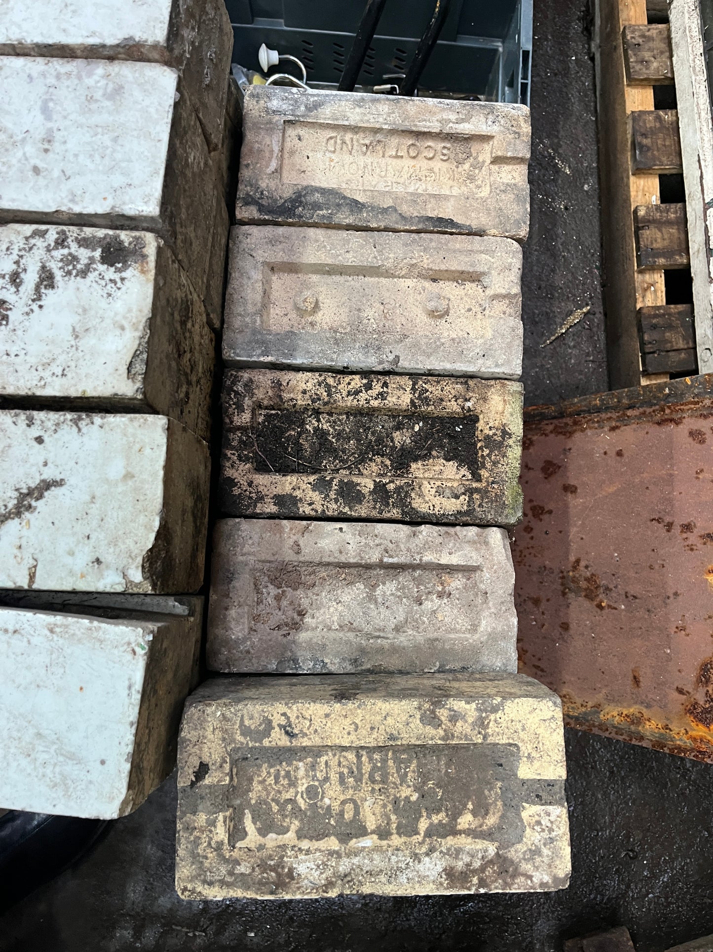 Kilmarnock White-Glazed standard bricks