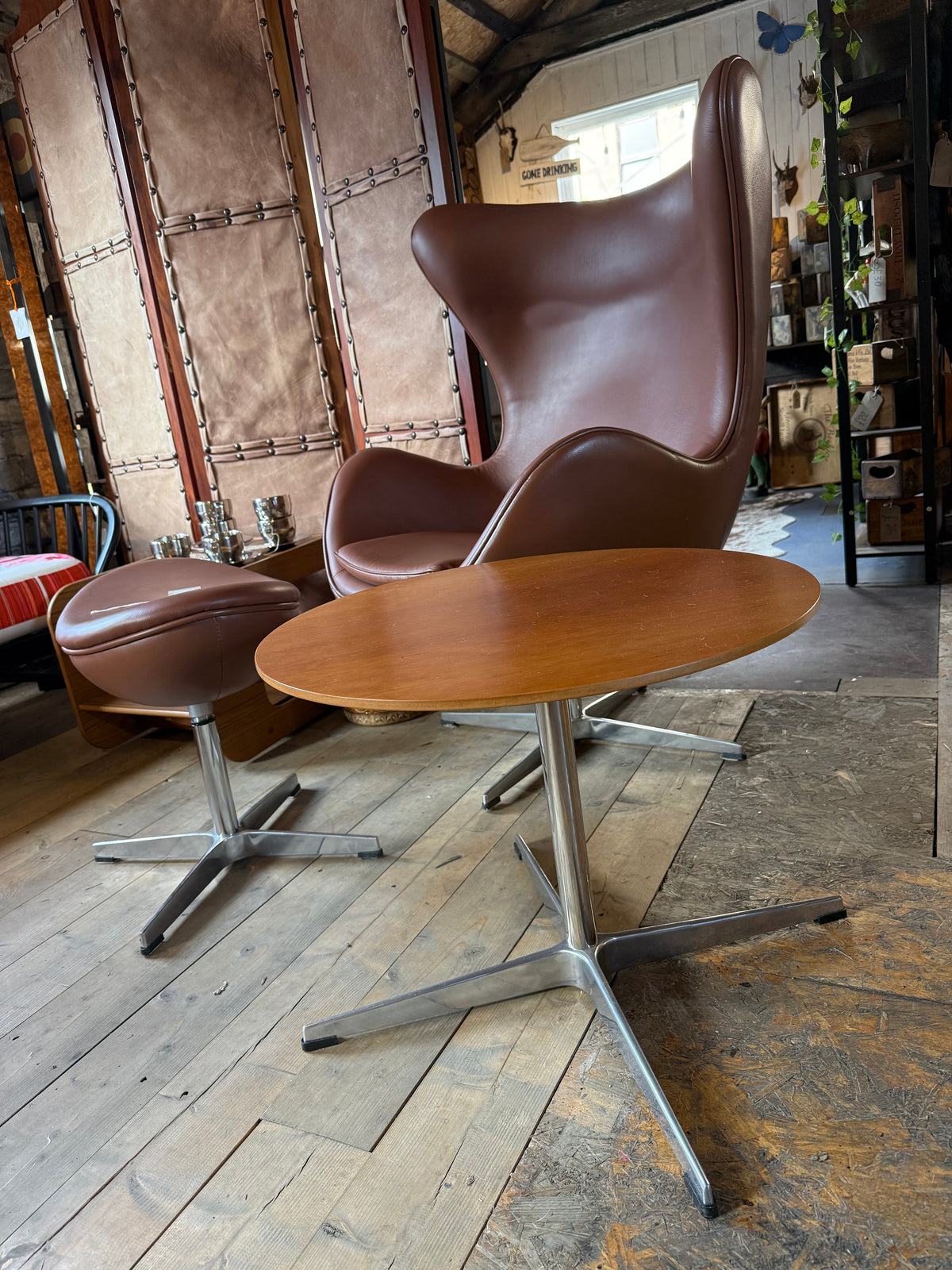 Arne Jacobsen - "The Egg Chair" (1958) with Matching Footstool and Side Table