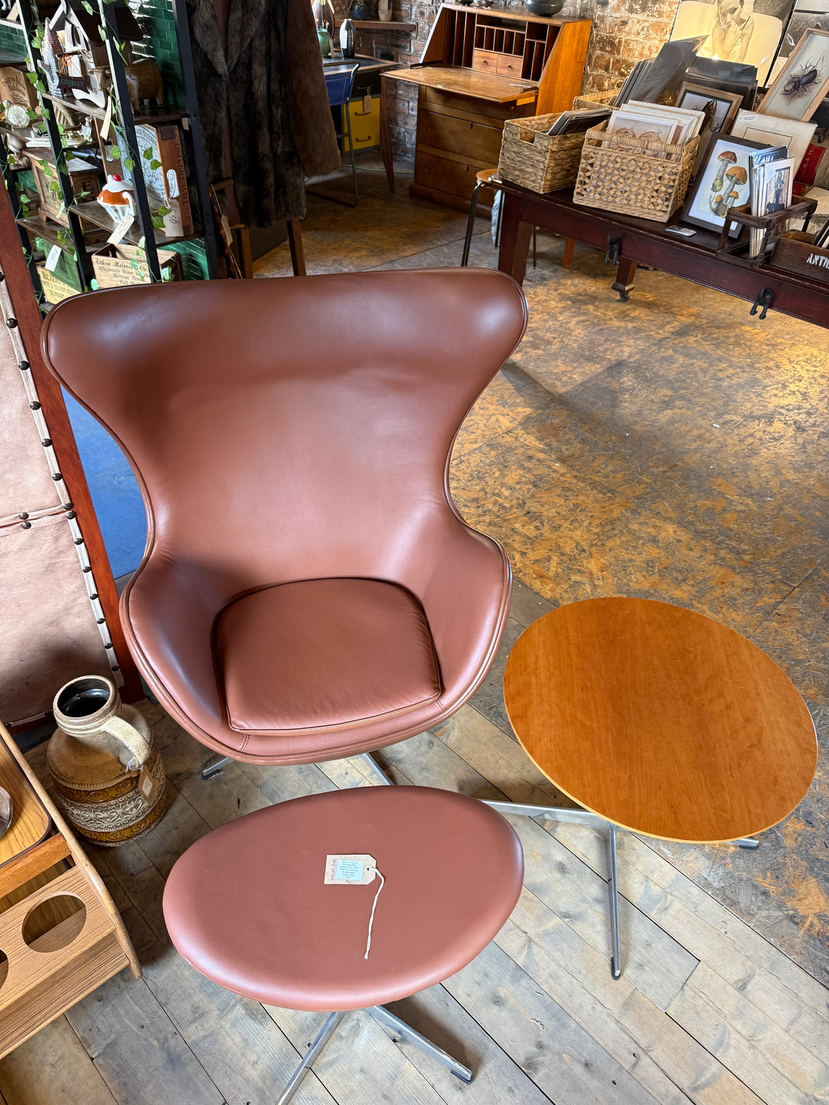 Arne Jacobsen - "The Egg Chair" (1958) with Matching Footstool and Side Table