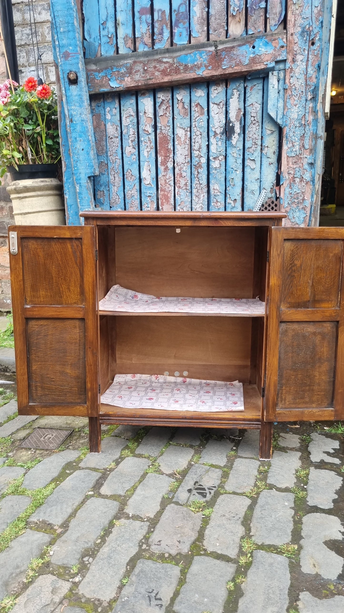 Old Charm Oak Cabinet